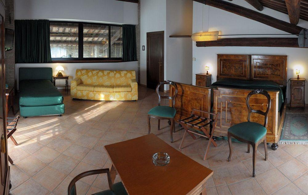 Agriturismo-R&B Corte Dei Gioghi フェラーラ エクステリア 写真
