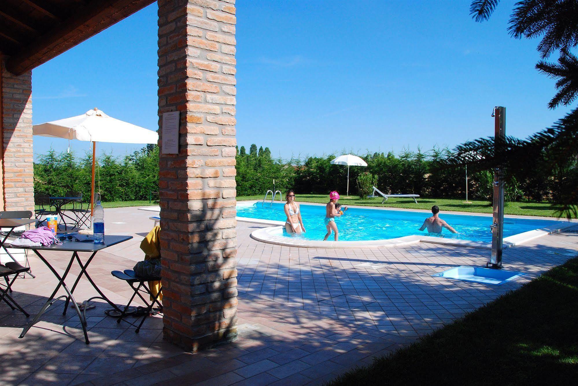 Agriturismo-R&B Corte Dei Gioghi フェラーラ エクステリア 写真